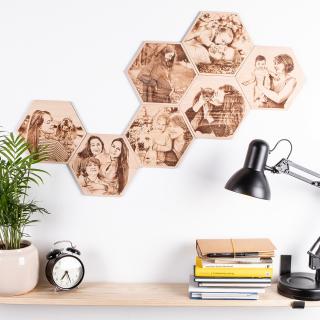 Dřevěný hexagon s gravírovanou fotografií (18 x 21 cm)