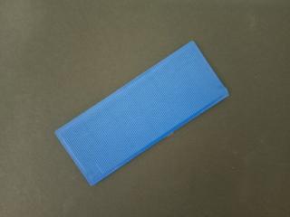 Vymezovací plastová podložka Barva: Modrá, Rozměr: 41mm x 100mm, Tloušťka: 2mm
