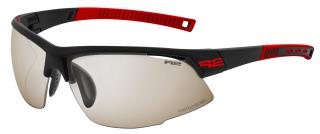 Sportovní cyklistické brýle R2 RACER fotochromatické Barva čoček: fotochromatická hnědá do šedé, Barva rámu: černý, červený/matný