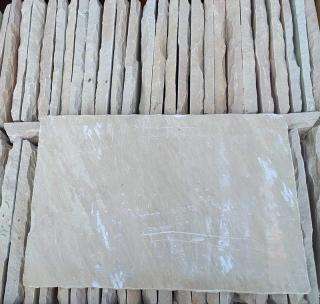Pískovec indický 3-4cm, šlapáky 40x60cm, různé barvy (Osekávaný okraj, rozměr 40x60cm, barva dle aktuální nabídky)