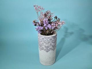 Betonová-váza-krajka-fialová