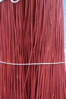 Loupané proutí - hnědočervené - 140 cm - 500g (Loupané proutí - hnědočervené - 140 cm - 500g)