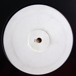12  Christina Aguillera ‎– Genie In A Bottle (Drum &amp; Bass Remix) (Deska mírně ohraná, pár vlásenek, otisky prstů. Obal v perfektním stavu.)