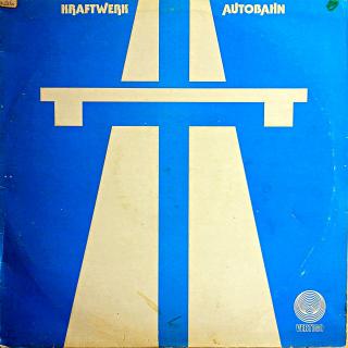 12  Kraftwerk ‎– Autobahn (Deska je hodně ohraná, mnoho vlásenek. Nicméně hraje stále ok, jen mírný praskot v záznamu. Obal je obnošený, obroušené hrany.)