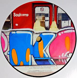 12  Soul Camp ‎– Crosshill Remixes (Deska v dobrém stavu, pouze jemné vlásenky. Obal v perfektní kondici.)