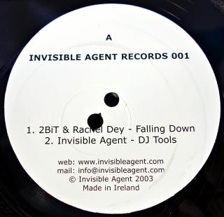 12  Various ‎– Invisible Agent Records 001 (Ireland, 2004, Breaks, Electro, LABEL JE NALEPENÝ MIMO OSU)