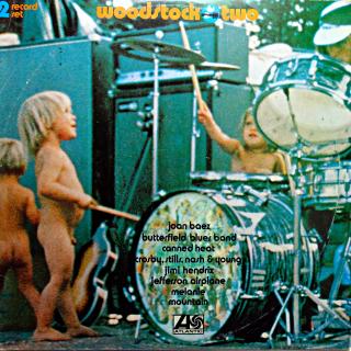 2xLP Various ‎– Woodstock Two (Obě desky v pěkném stavu, pouze jemné vlásenky. Velmi dobrý zvuk. Rozevírací obal také pěkný, drobné oděrky na hranách.)