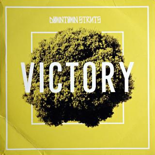 7  The Downtown Struts ‎– Victory (Žlutý vinyl. Včetně kódu pro download. Deska v krásném stavu. Obal má ohnuté rohy, ale potisk je perfektní.)