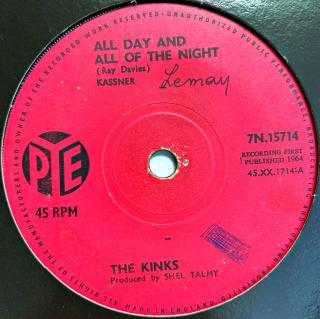 7  The Kinks – All Day And All Of The Night (Deska je hodně ohraná, posetá vlásenkami. Hraje s výrazným praskotem. Nový tvrdý obal.)