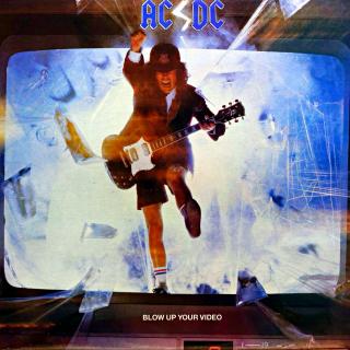 LP AC/DC ‎– Blow Up Your Video (Deska je v krásném a lesklém stavu, jen pár krátkých jemných vlásenek. Naprosto bezvadný a čistý zvuk i v pasážích mezi skladbami. Obal je lesklý a v perfektní kondici. Orig. vnitřní obal s potiskem.)