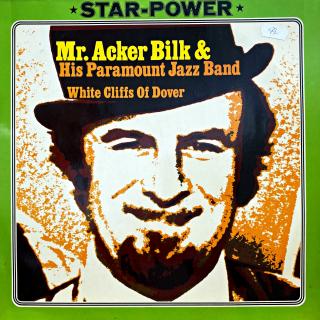 LP Acker Bilk And His Paramount Jazz Band – White Cliffs Of Dover (Deska je v bezvadném a lesklém stavu, pravděpodobně nehraná. Obal je taky pěkný a lesklý, jen lehké stopy používání.)