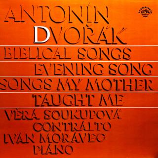 LP Antonín Dvořák - Biblical Songs, Evening Song, Songs My Mother Taught Me (Včetně přílohy (4 strany). Deska je v pěkném stavu, jen lehce ohraná s jemnými vlásenkami. Hraje fajn, bezvadný a čistý zvuk i v pasážích mezi skladbami. Obal je v perfektní kond