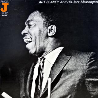 LP Art Blakey And His Jazz Messengers (Velmi uznávaná americká jazzová partička pod vedením bubeníka jménem Art Blakey byla aktivní od roku 1955 dlouhých 35 let. Doporučuji k poslechu skladbu  Moanin . Deska v super stavu. Obal má odřené hrany (Album, Ger