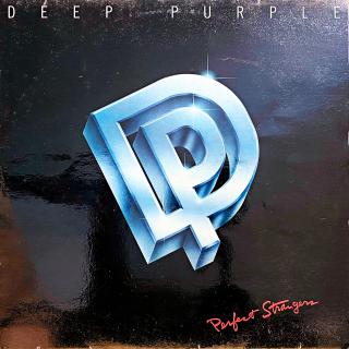 LP Deep Purple ‎– Perfect Strangers (Deska je trochu ohraná, mnoho jemných vlásenek a pár velmi jemných povrchových oděrek. Hraje stále bezvadně, výborný zvuk, jen mírný praskot mezi skladbami. Obal je lesklý a v perfektní kondici. Včetně orig. vnitřní ob