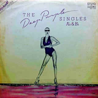 LP Deep Purple ‎– The Deep Purple Singles A's &amp; B's (Deska je v krásném a lesklém stavu, pár jemných vlásenek. Hraje fajn, dobrý zvuk, jen mírný praskot v pasážích mezi skladbami. Obal je trochu obnošený s drobnými nečistotami viz foto.)