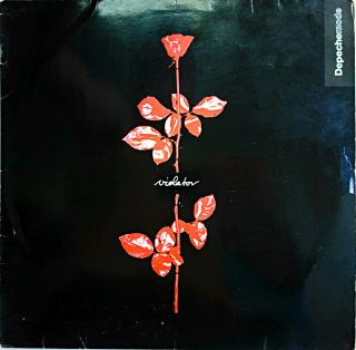 LP Depeche Mode ‎– Violator (Deska je hodně ohraná, mnoho vlásenek i drobných povrchových oděrek. Zřetelný praskot v záznamu, ale bez lupanců. Obal mírně obnošený.)