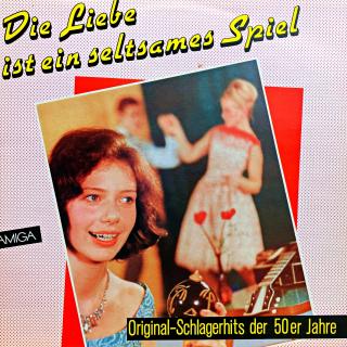 LP Die Liebe Ist Ein Seltsames Spiel (Original-Schlagerhits Der 50er Jahre) (Deska je v pěkném a lesklém stavu, jen lehce ohraná s jemnými vlásenkami. Hraje výborně, bezvadný a čistý zvuk. Obal v perfektní kondici.)