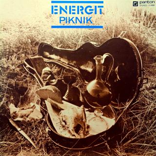 LP Energit ‎– Piknik (Deska je trochu ohraná, mnoho jemných vlásenek a jedna lehká povrchová oděrka. Zvuk je stále velmi dobrý, jen mírný praskot v pasážích mezi skladbami. Obal v perfektní kondici (Album, CZ, 1979, Fusion, Jazz-Funk, Jazz-Rock))