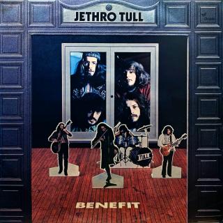 LP Jethro Tull ‎– Benefit (Deska je trochu ohraná, mnoho jemných vlásenek. Hraje fajn, bezvadný zvuk, jen mírný praskot v pasážích mezi skladbami. Obal je lehce obnošený.)