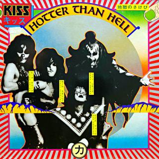 LP Kiss – Hotter Than Hell (Deska je v pěkném a lesklém stavu, jen lehce ohraná s jemnými vlásenkami. Hraje bezvadně, výborný zvuk, pouze mírný praskot mezi skladbami. Obal je taky pěkný a lesklý, lehké stopy používání.)