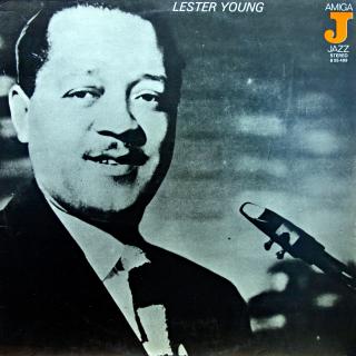LP Lester Young ‎– Lester Young (Deska je v pěkném stavu, jen lehce ohraná s jemnými vlásenkami. Hraje fajn, bezvadný a čistý zvuk. Obal má mírně obroušené hrany, ale potisk je z obou stran perfektní (Kompilace, Germany, 1977, Jazz, Swing))