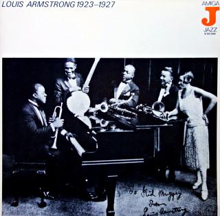 LP Louis Armstrong ‎– Louis Armstrong 1923 - 1927 (Deska je v pěkném a lesklém stavu, jen lehce ohraná s jemnými vlásenkami. Hraje velmi dobře s mírným praskotem. Obal je taky v pěkném stavu, lehké stopy používání.)