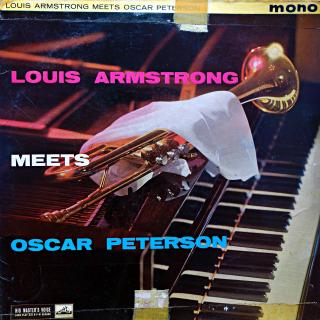 LP Louis Armstrong, Oscar Peterson ‎– Louis Armstrong Meets Oscar Peterson (Deska je ve špatném stavu, posetá vlásenkami i oděrkami. Výrazný praskot v záznamu, nicméně jehla mi neskočila a záznam jsem si i přesto užil. Obal taky ve špatném stavu, oblepený