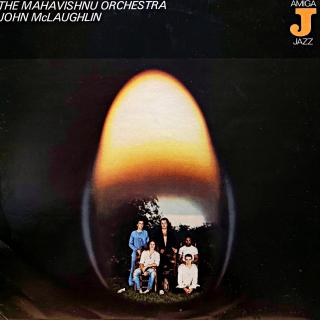 LP Mahavishnu Orchestra, John McLaughlin (Deska je v pěkném a lesklém stavu, jen velmi lehké stopy používání pod ostrým světlem. Obal je taky pěkný a lesklý, lehce ohnutý jeden roh.)