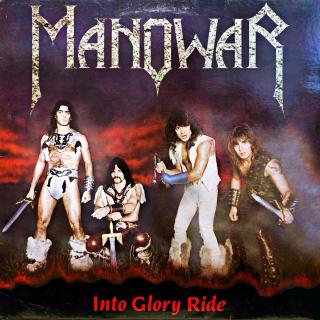 LP Manowar ‎– Into Glory Ride (Deska je ohraná, vlásenky a velmi jemné kosmetické oděrky. Hraje fajn, velmi dobrý zvuk. Jen mírný praskot v pasážích mezi skladbami. Obal v pěkném stavu, lehké stopy používání. Vnitřní obal má hrany spravené lep. páskou.)