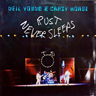 LP Neil Young &amp; Crazy Horse ‎– Rust Never Sleeps (Deska v pěkném stavu pouze s jemnými vlásenkami. Obal je v perfektní kondici.)