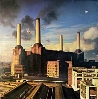 LP Pink Floyd ‎– Animals (Deska v pěkném stavu, jen lehce ohraná s jemnými vlásenkami. Bezvadný a čistý zvuk. Rozevírací obal taky v pěkném stavu, drobné stopy používání.)