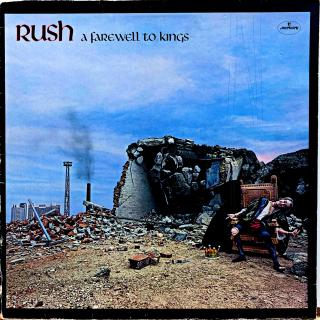 LP Rush – A Farewell To Kings (Deska je ohraná, posetá jemnými vlásenkami i pár velmi jemných povrchových oděrek. Hraje fajn, dobrý zvuk, mírný praskot v tichých pasážích. Na začátku desky praskot výraznější. Rozevírací obal má odřené hrany, ale potisk je