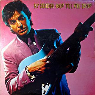 LP Ry Cooder ‎– Bop Till You Drop (Deska je trochu ohraná s vlásenkami a jemnými povrchovými oděrkami. Obal je mírně obnošený.)