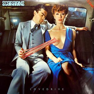 LP Scorpions ‎– Lovedrive (čtěte popis) (Skladby A3 a B4 jsou poškozené, hrají s výraznými lupanci. Zbytek desky jemné vlásenky. Obal v pěkném stavu. Včetně vnitřního obalu s potiskem.)