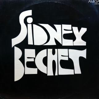 LP Sidney Bechet ‎– Sidney Bechet (1932 - 1941) (Deska je v dobrém stavu, jen lehce ohraná s jemnými vlásenkami. Mírný praskot v pasážích mezi skladbami. Obal taky jen lehce obnošený (Kompilace, 1975, Germany, Dixieland, Swing))
