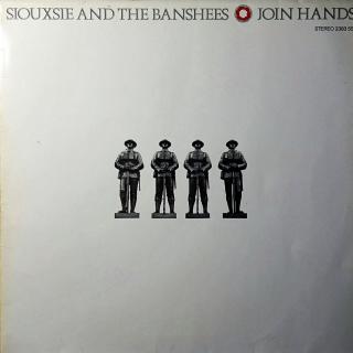 LP Siouxsie And The Banshees ‎– Join Hands (Vložen insert. Deska mírně ohraná s jemnými vlásenkami. Rozevírací obal uvnitř s kresbami trochu obnošený.)