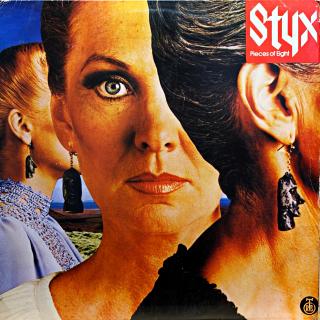 LP Styx – Pieces Of Eight (Deska je lehce ohraná s jemnými vlásenkami. Hraje fajn, jen v poslední skladbě je slyšet mírný praskot, aniž by k tomu byl viditelný důvod. Obal je pěkný, pouze drobné oděrky na hranách.)