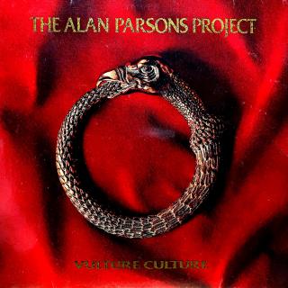 LP The Alan Parsons Project – Vulture Culture (Deska je ohraná, mnoho jemných vlásenek i velmi jemných povrchových oděrek. Hraje fajn, dobrý zvuk, mírný praskot v tichých pasážích. Obal je ve velmi pěkném stavu, jen mikro-oděrky na hranách. Orig. vnitřní 