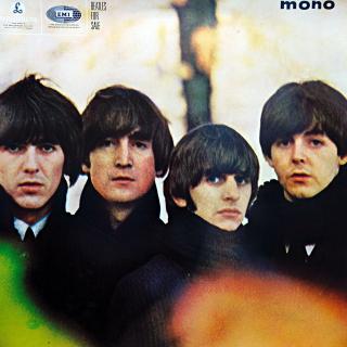 LP The Beatles ‎– Beatles For Sale (Deska je v pěkném stavu s několika jemnými povrchovými oděrkami. Jde jen o kosmetické vady, zvuk je bezvadný a čistý i v pasážích mezi skladbami. Rozevírací obal je lesklý a ve velmi pěkném stavu, jen drobné známky použ