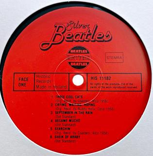 LP The Beatles ‎– Silver Beatles (Deska je v pěkném stavu, jen několik malých jemných oděrek. Hraje fajn, velmi dobrý zvuk. Bez orig. obalu. Nový bílý tvrdý obal bez potisku.)