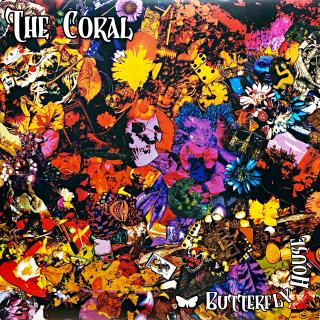 LP The Coral – Butterfly House (V boxu včetně knížky s fotkami a vnějšího i vnitřního obalu s potiskem. Na desce mnoho drobných povrchových oděrek. Hraje fajn, stále kvalitní zvuk, jen mírný praskot v tichých pasážích. Box jen lehce obnošený. Obaly i knih