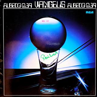 LP Vangelis – Albedo 0.39 (Deska je v krásném a lesklém stavu, jen pár jemných vlásenek. Hraje skvěle, výborný a čistý zvuk. Rozevírací obal je taky pěkný a lesklý, lehké stopy používání.)
