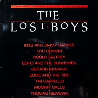 LP Various ‎– The Lost Boys - Original Motion Picture Soundtrack (Deska mírně ohraná, jemné vlásenky a drobné povrchové oděrky. Zvuk ok. Obal v pěkném stavu.)