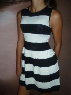 00* Dámské černobílé šaty vzor (Velikost : L/XL)
