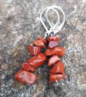 Jaspis červený náušnice (sekané kameny 5-10 mm)