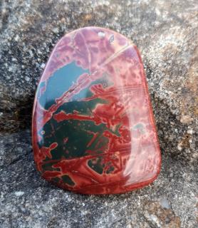 Jaspis picasso vrtaný kámen (48 x 36 x 7 mm)
