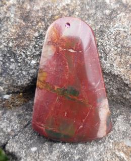 Jaspis picasso vrtaný kámen (54 x 35 x 5 mm)