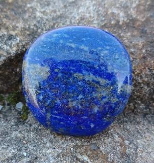 Lapis lazuli hmatka 28g (38 x 38 x 11 mm)