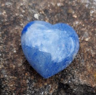 Modrý křemen hmatka srdce (40 x 40 x 20 mm)