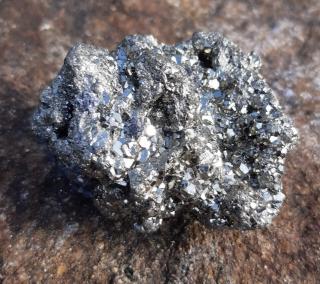 Pyrit 129g (52 x 45 x 28 mm)